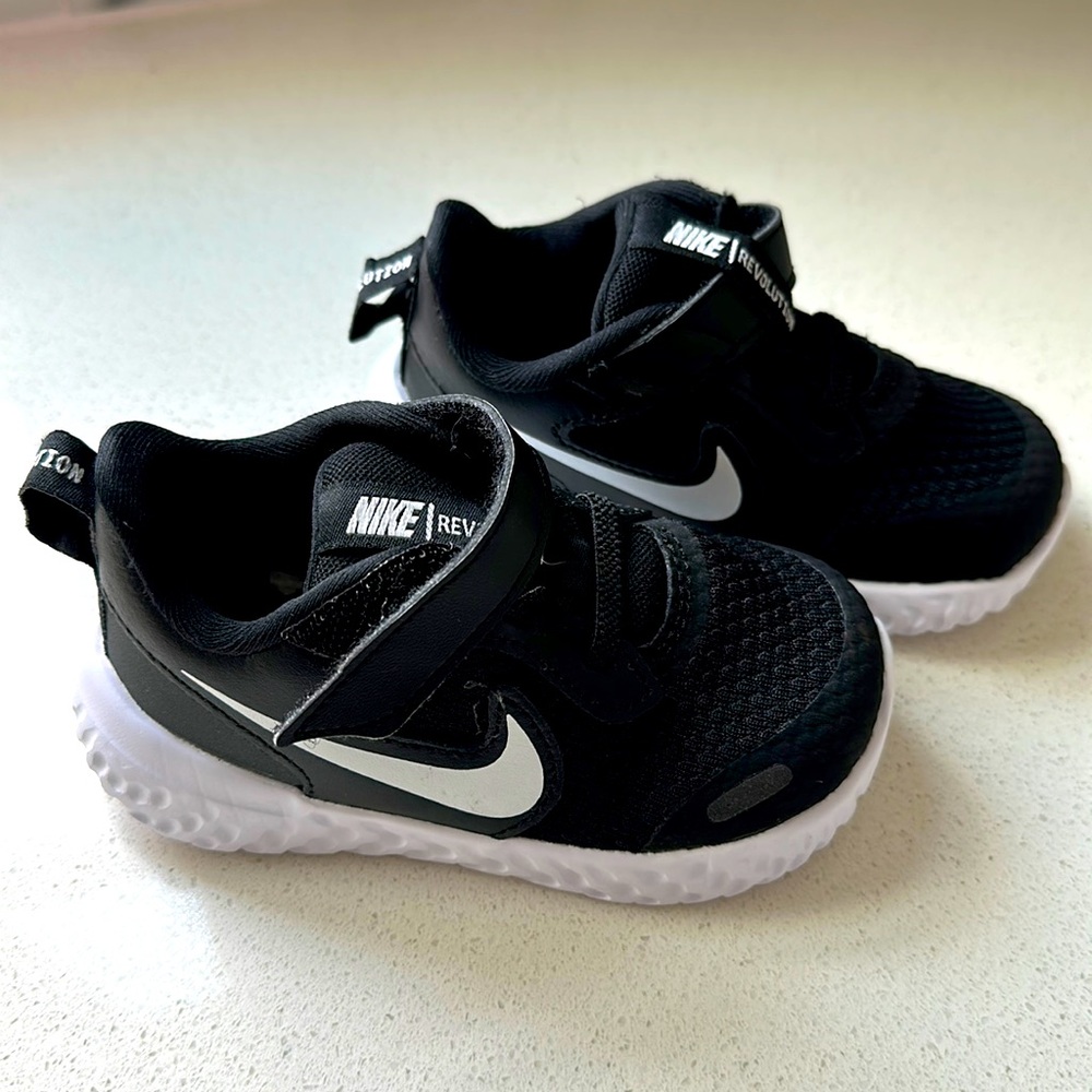 Baby/Toddler Nike Revolution Sneakers - NWOT! US Size 6C
